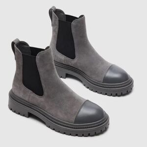 Steve Madden MAYSLIE LIGHT GREY SUEDE Chelsea Ankle Bootie